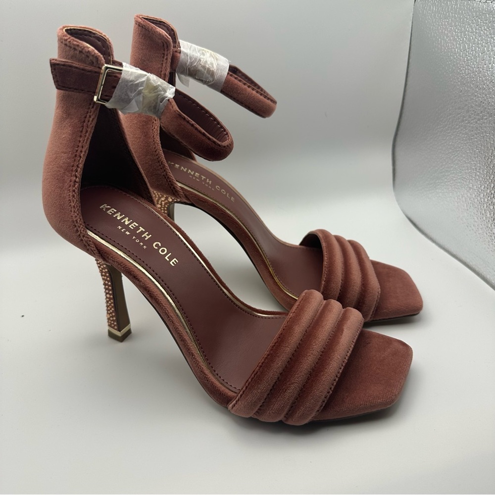 Kenneth Cole Women's Blush Suede Sandals - Multiple Sizes